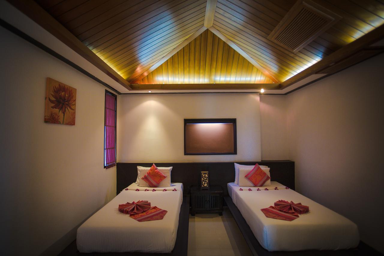 The Iris Pool Villa Rawai Rum bild